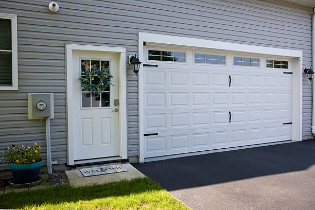 24/7 Emergency Garage Door Panel Replacement experts in Waretown, NJ